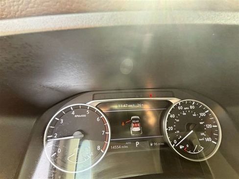 Used 2023 Nissan Rogue SV image 6