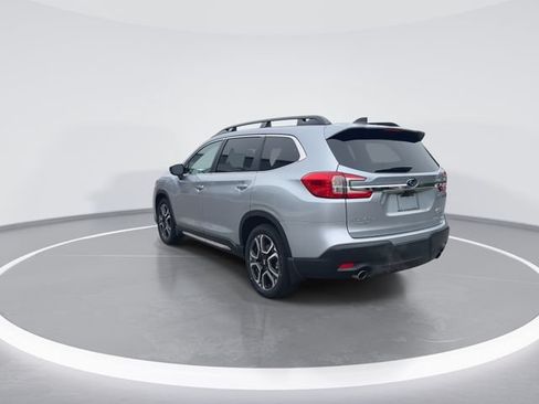Used 2025 Subaru Ascent Limited AWD/4WD image 7