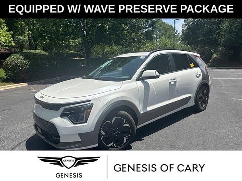 Used 2024 Kia Niro Wave w/ Wave Preserve Package FWD image 1