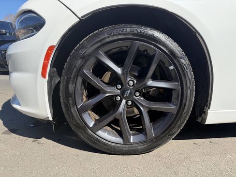 Used 2019 Dodge Charger SXT w/ Blacktop Package image 9