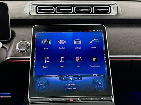 Used 2023 Mercedes-Benz S 500 4MATIC w/ AMG Line image 12