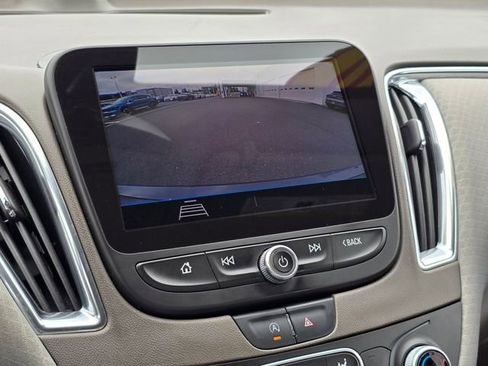 Used 2020 Chevrolet Malibu LT FWD image 27