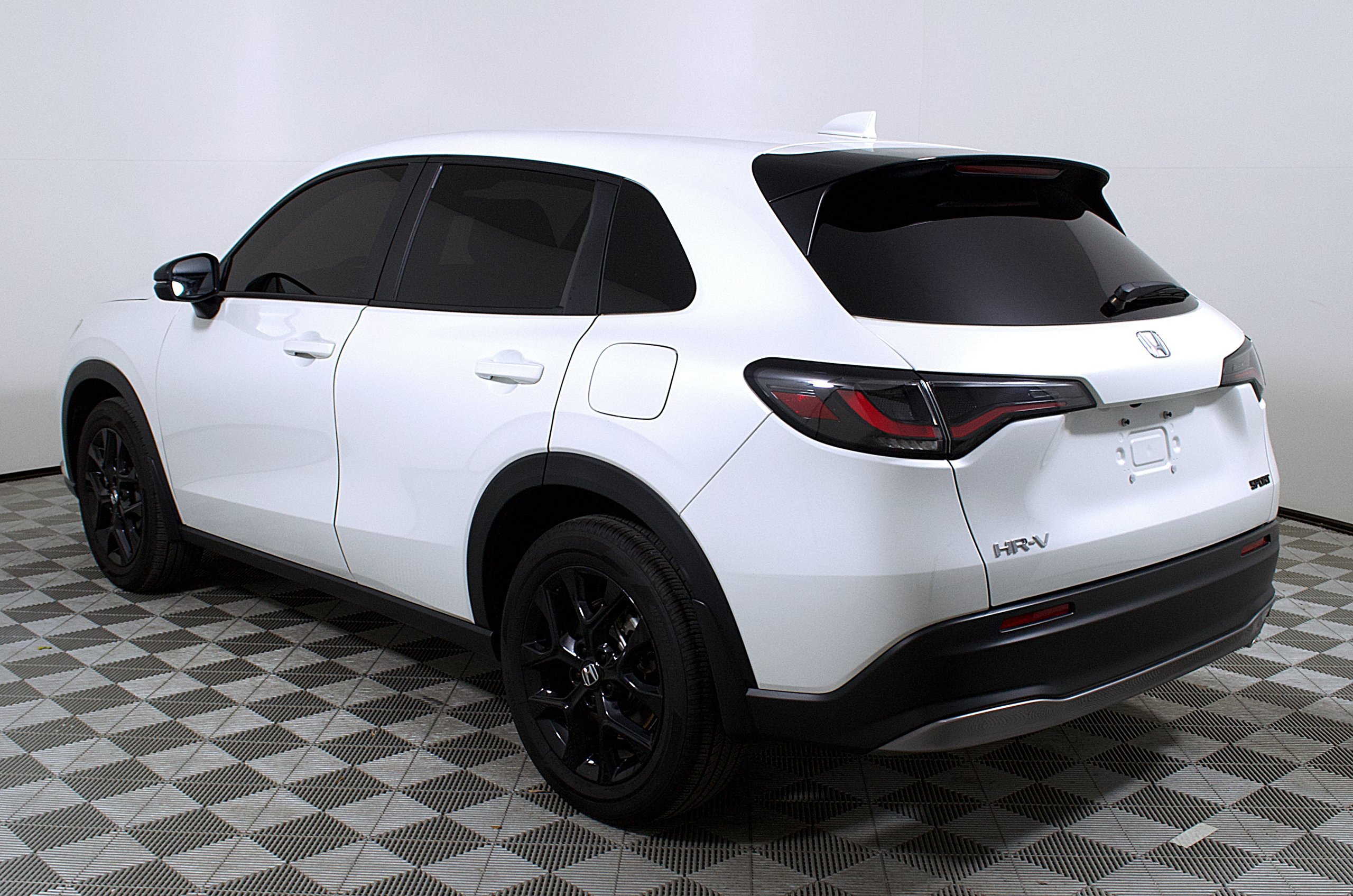 Used 2024 Honda HR-V Sport image 9