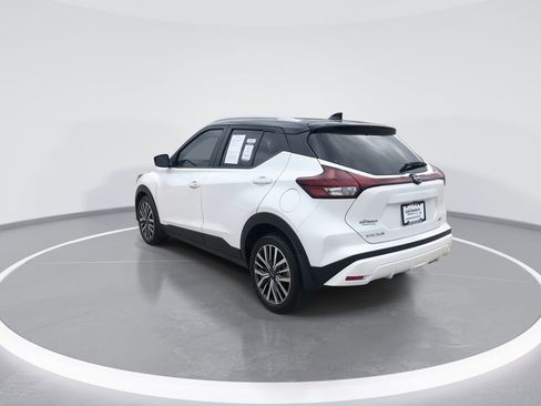 Used 2024 Nissan Kicks SV w/ Interior Electronics Package FWD image 6