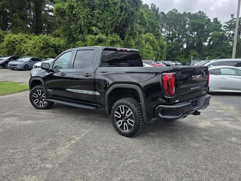 Used 2024 GMC Sierra 1500 AT4 w/ Technology Package AWD/4WD image 5