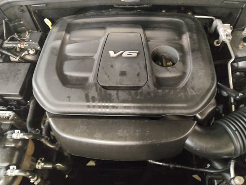 Used 2018 Jeep Grand Cherokee Laredo AWD/4WD image 30