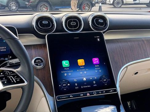 Used 2025 Mercedes-Benz GLC 300 GLC 300 image 5