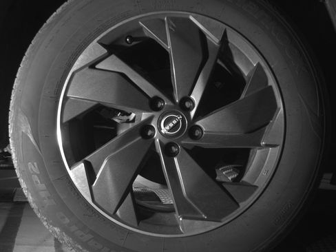 Used 2025 Nissan Rogue SV image 15