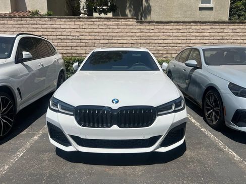 Used 2023 BMW 530i w/ Executive Package RWD image 2