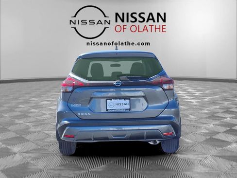 Certified 2025 Nissan Kicks Play S image 25