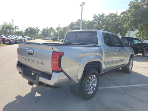 Used 2024 Toyota Tacoma Limited w/ Limited Package (LT) AWD/4WD image 7