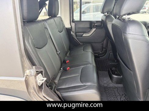 Used 2018 Jeep Wrangler Unlimited Sport S AWD/4WD image 15
