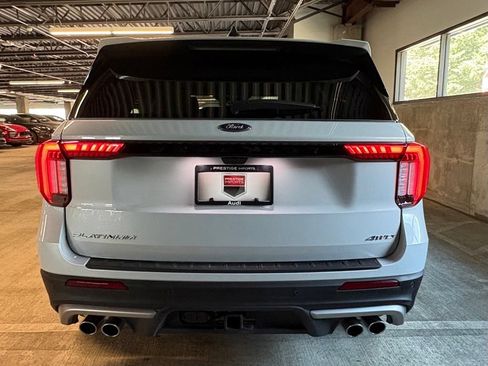 Used 2025 Ford Explorer Platinum w/ Ultimate Package AWD/4WD image 7