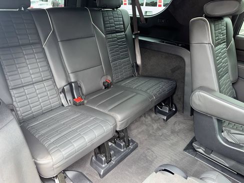 Used 2025 Cadillac Escalade ESV Sport Platinum AWD/4WD image 30
