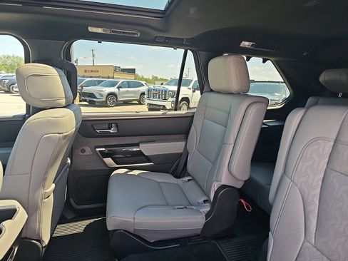 Used 2025 Toyota Sequoia Limited AWD/4WD image 28