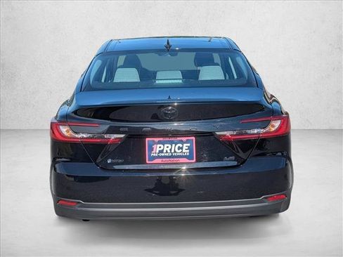 Used 2025 Toyota Camry LE w/ Convenience Package FWD image 6