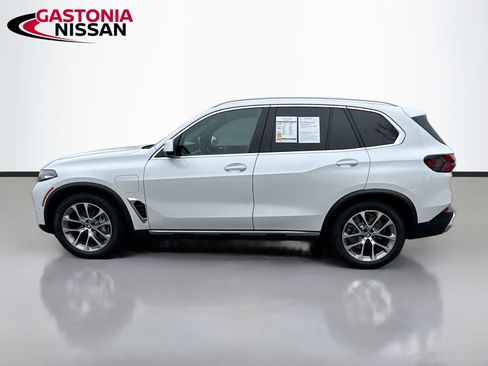 Used 2024 BMW X5 xDrive50e w/ Parking Assistance Package image 5