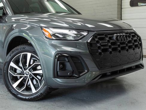 Used 2024 Audi Q5 2.0T Premium w/ Summer of Audi Package AWD/4WD image 9