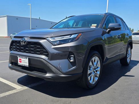 Certified 2025 Toyota RAV4 XLE Premium image 7