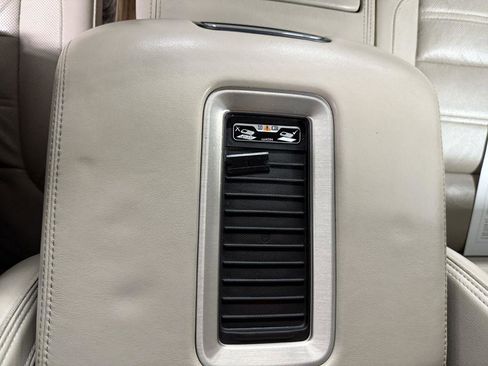 Used 2019 GMC Yukon XL Denali w/ Denali Ultimate Package image 18