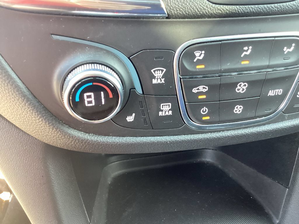 Used 2020 Chevrolet Equinox LT AWD/4WD image 36
