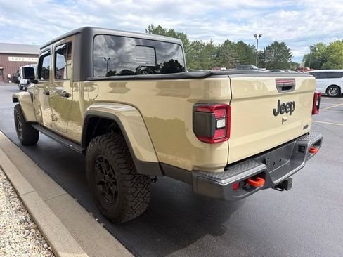 Used 2022 Jeep Gladiator Sport AWD/4WD image 13