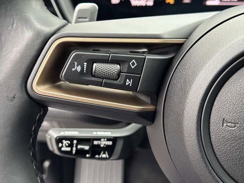 Used 2024 Porsche Cayenne Base image 29