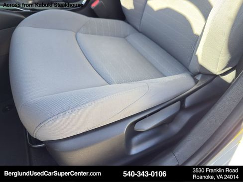 Used 2024 Toyota Corolla SE image 13