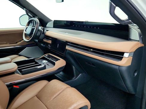 Used 2025 Lincoln Navigator L Black Label image 31