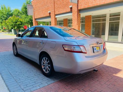 Used 2010 Toyota Camry Hybrid FWD image 4