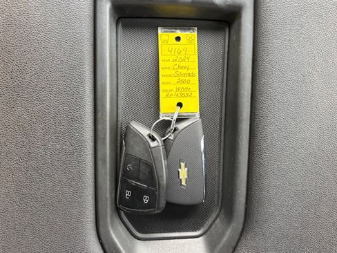 Used 2024 Chevrolet Silverado 2500 LT w/ Z71 Off-Road Package image 50