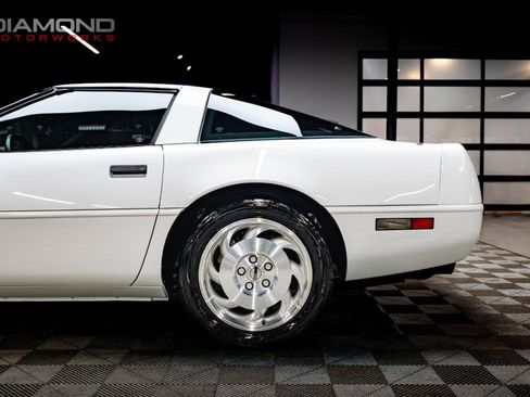 Used 1995 Chevrolet Corvette Coupe image 13