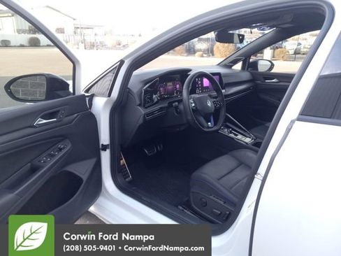 Used 2024 Volkswagen Golf R image 9