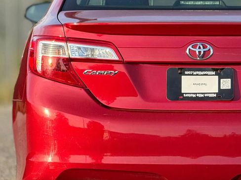 Used 2014 Toyota Camry SE image 13