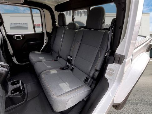 New 2026 Jeep Gladiator Sport image 10