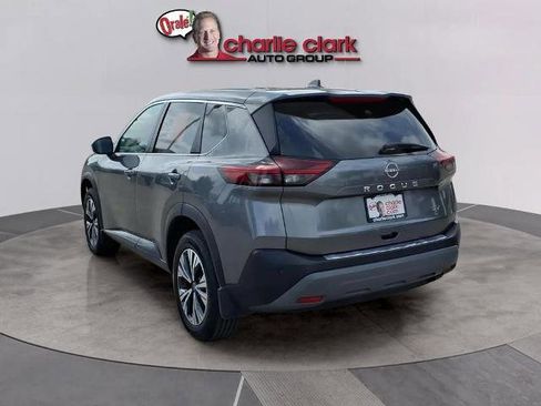 Certified 2022 Nissan Rogue SV image 3