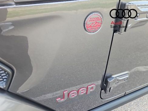 Used 2021 Jeep Gladiator Rubicon w/ Cold Weather Group AWD/4WD image 6