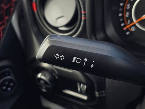 Used 2024 Jeep Gladiator Rubicon AWD/4WD image 42