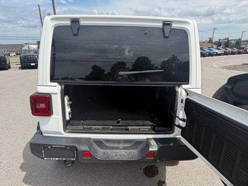 Used 2021 Jeep Wrangler Unlimited Sahara AWD/4WD image 41