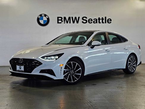 Used 2023 Hyundai Sonata Limited w/ Cargo Package FWD image 1