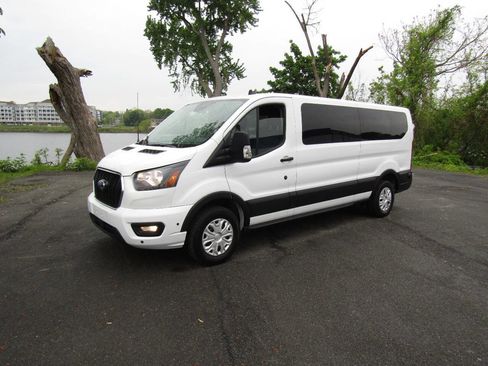 Used 2024 Ford Transit 350 XLT RWD image 38
