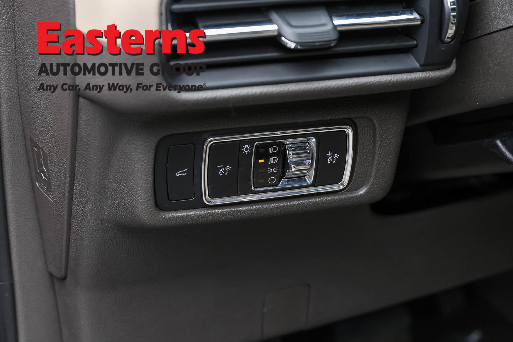 Used 2022 Lincoln Corsair FWD w/ Premium Package image 24