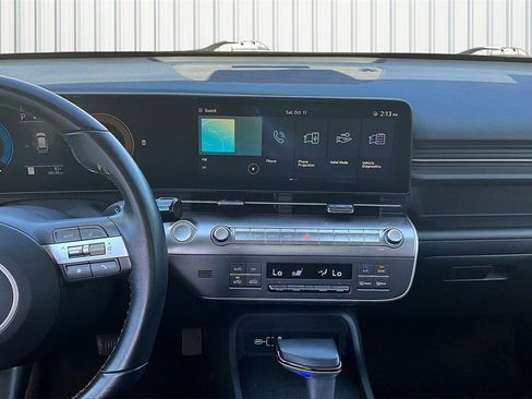 Used 2024 Hyundai Kona SEL image 3