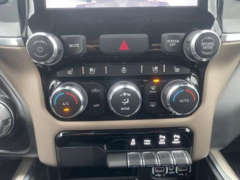 Used 2022 RAM 1500 Laramie AWD/4WD image 29