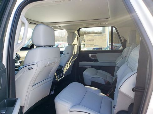 New 2025 Ford Expedition Max Platinum w/ Platinum Ultimate Package image 10