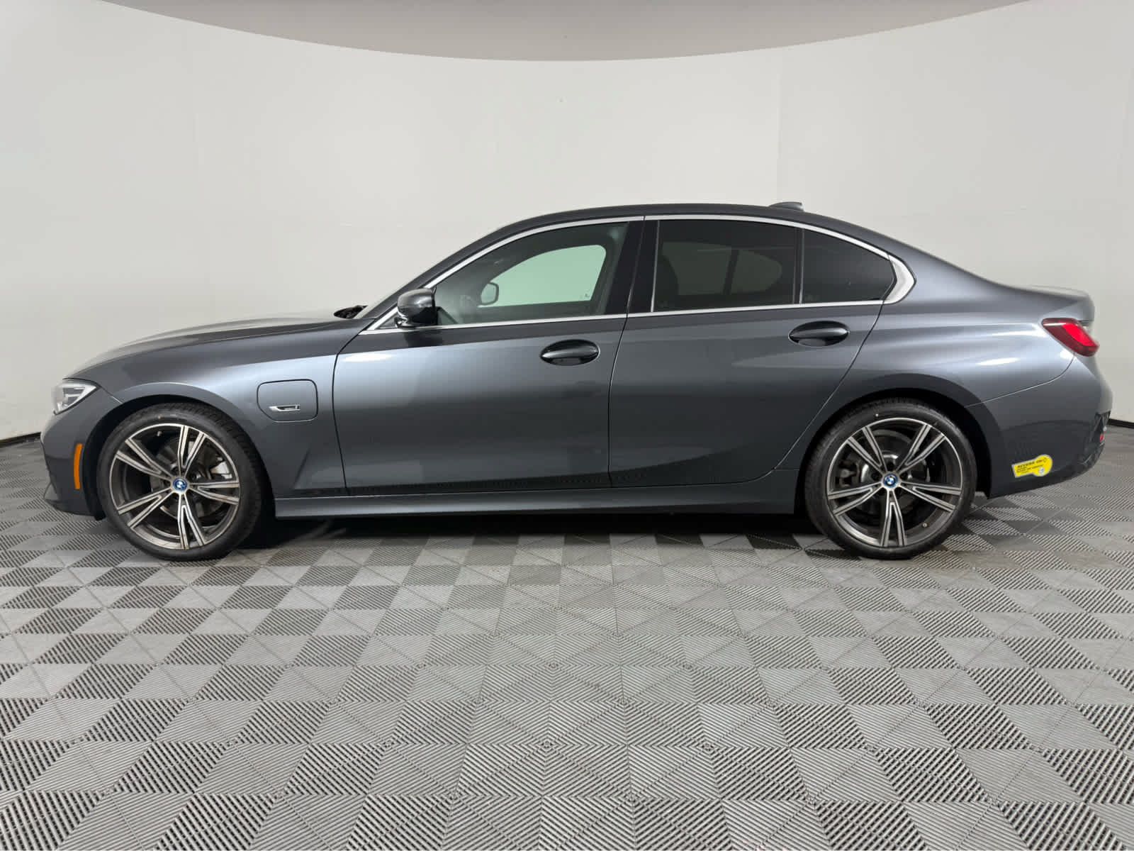 Used 2022 BMW 330e w/ Driving Assistance Package RWD image 7