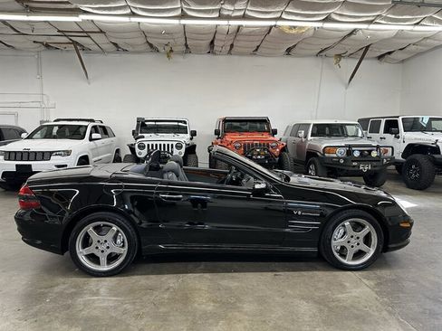 Used 2005 Mercedes-Benz SL 55 AMG image 2