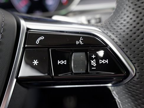 Used 2023 Audi S8 w/ S8 Comfort Plus Package image 48