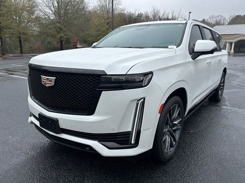Used 2023 Cadillac Escalade ESV Sport Platinum w/ Heavy-Duty Trailer Package image 67