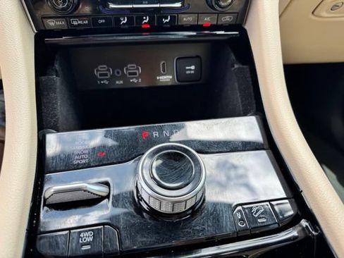 Used 2022 Jeep Grand Cherokee Limited 4xe AWD/4WD image 16